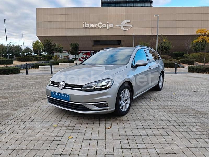 Usado VW Golf VII Advance 115 CV (84 kW) 2020 Gris / plata Familiar