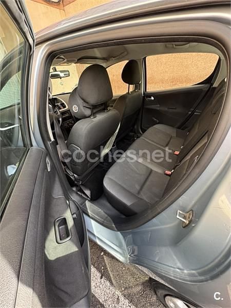 Usado Peugeot 207 Active 75 CV (55 kW) 2012 Gris / plata Berlina