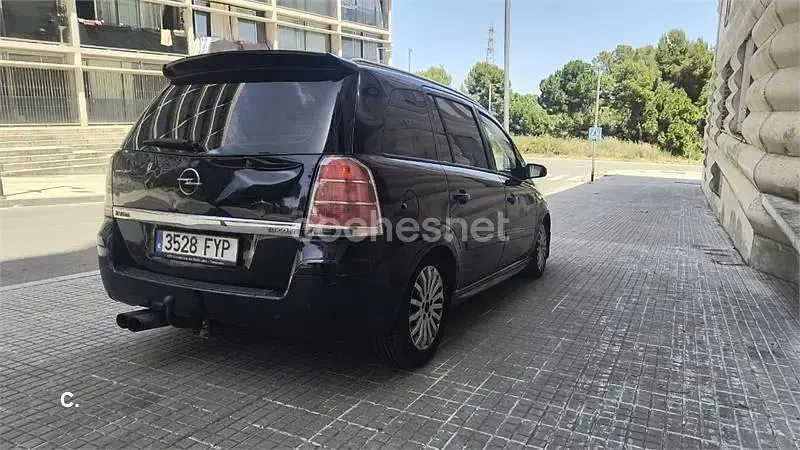 Usado Opel Zafira Cosmo 120 CV (88 kW) 2007 Negro Monovolumen