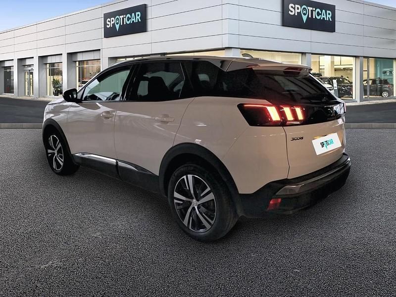Usado Peugeot 3008 Allure 130 CV (95 kW) 2019 Blanco SUV