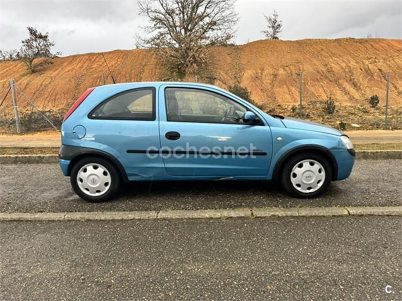 Usado Opel Corsa Comfort 75 CV (55 kW) 2001 Azul Utilitario