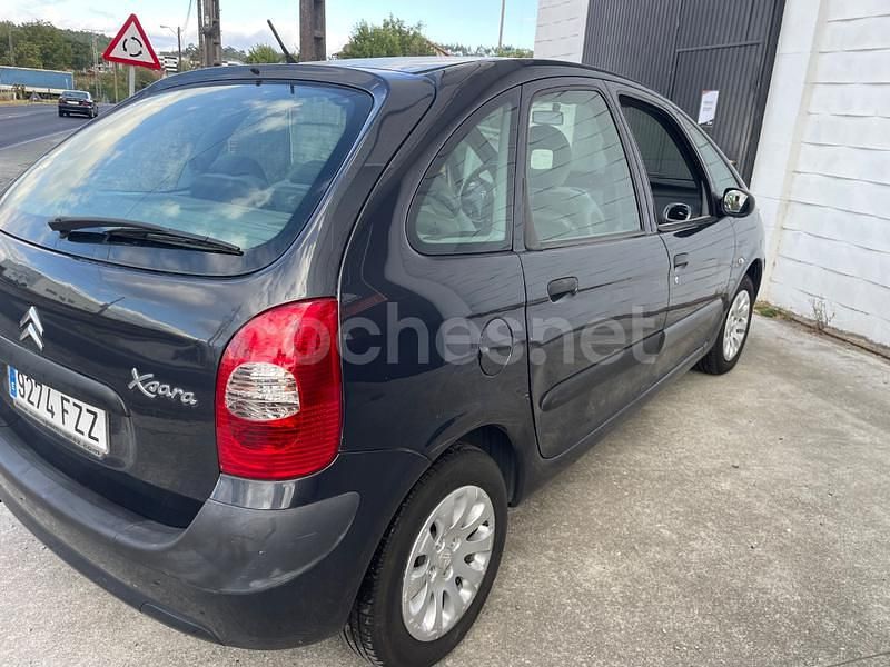 Usado Citroën Xsara Picasso Exclusive 110 CV (80 kW) 2007 Negro Monovolumen