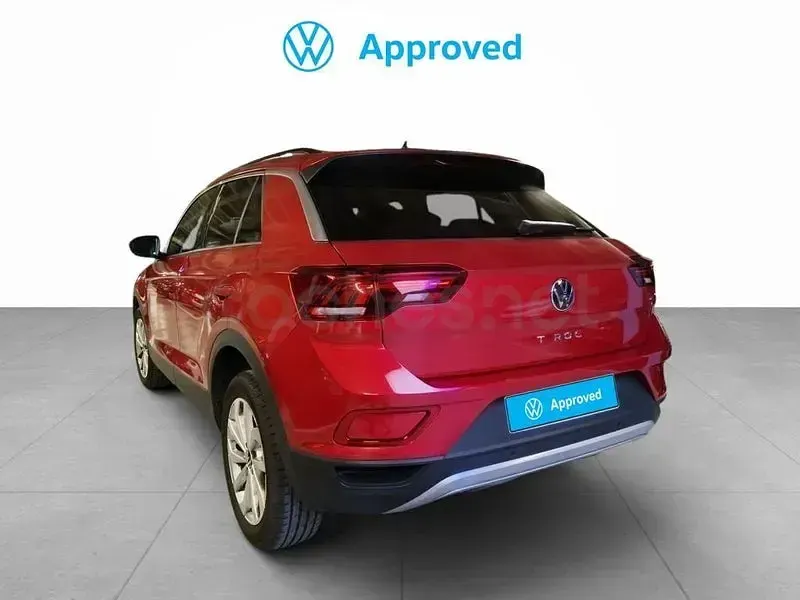 Usado VW T-Roc Life 150 CV (110 kW) 2023 Rojo SUV