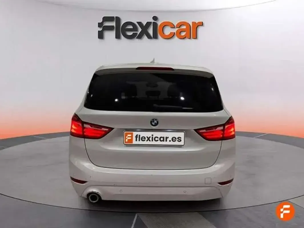 Usado BMW 216 109 CV (80 kW) 2020 Blanco Monovolumen
