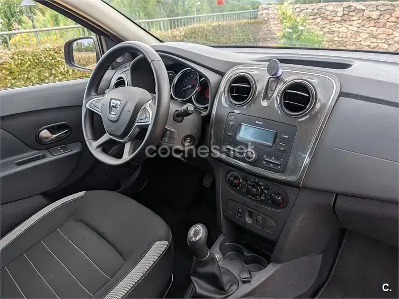 Usado Dacia Sandero Stepway 90 CV (66 kW) 2018 Rojo Berlina