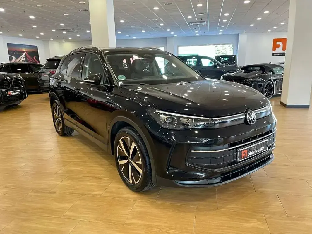 Usado VW Tiguan R-line 150 CV (110 kW) 2025 Negro SUV