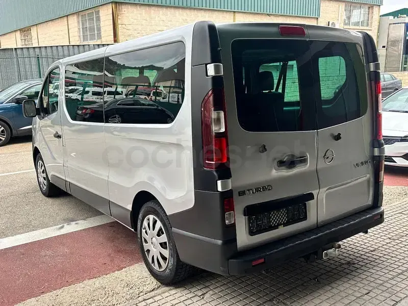Usado Opel Vivaro 125 CV (91 kW) 2018 Gris / plata Monovolumen