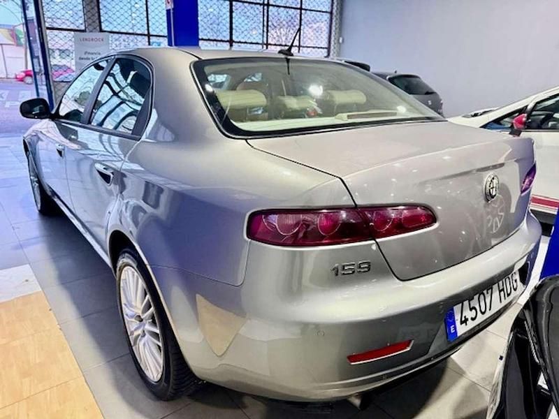 Usado Alfa Romeo 159 170 CV (125 kW) 2011 Beige Berlina