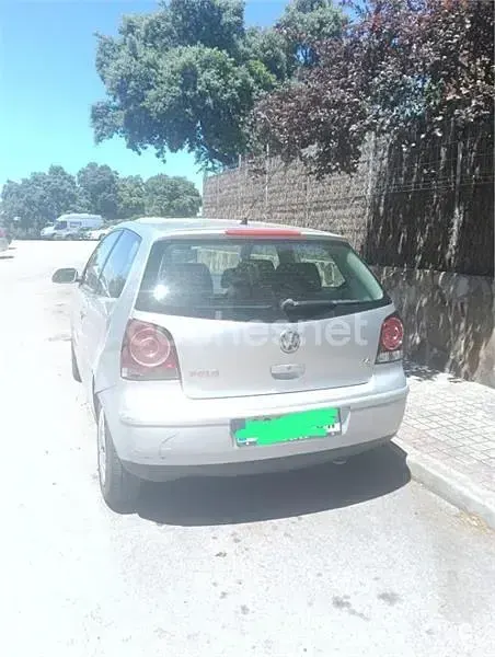 Usado VW Polo Advance 75 HP (55 kW) 2006 Cinzento Citadino