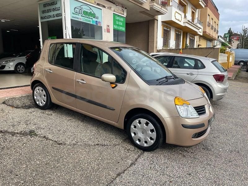 Usado Renault Modus Dynamique 113 CV (83 kW) 2004 Marrón Monovolumen