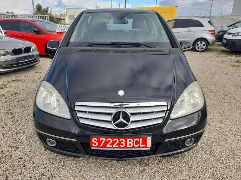 Usado Mercedes A180 Avantgarde 109 CV (80 kW) 2009 Negro Utilitario