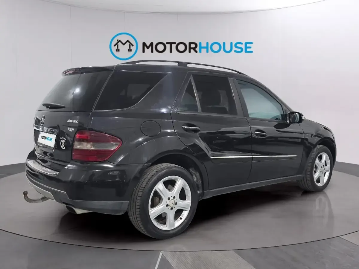 Usado Mercedes ML320 224 CV (164 kW) 2006 Negro SUV