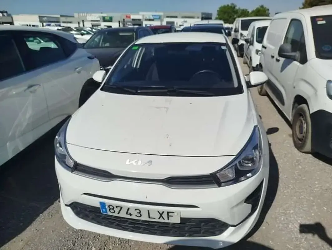 Usado Kia Rio 101 CV (74 kW) 2022 Blanco Utilitario