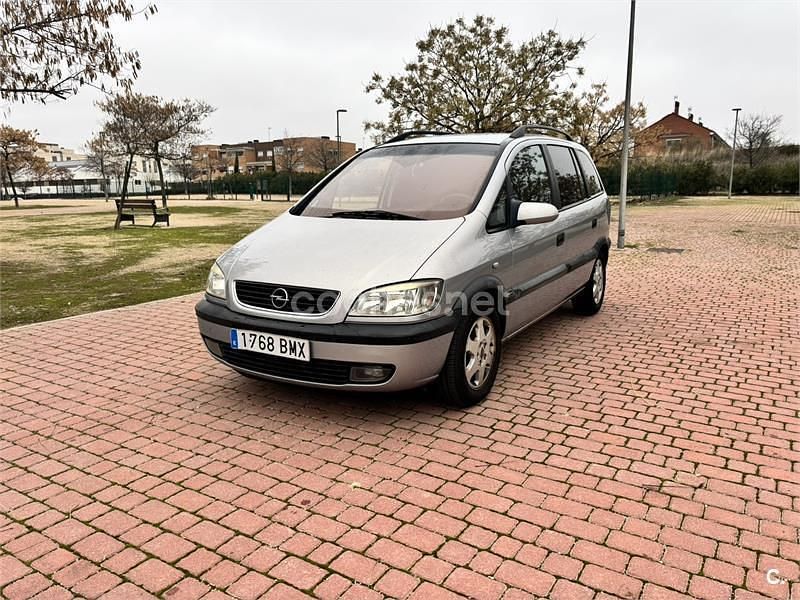 Usado Opel Zafira Elegance 125 CV (91 kW) 2001 Gris / plata Monovolumen
