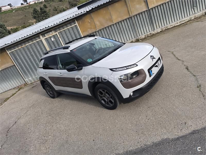 Usado Citroën C4 Shine 82 CV (60 kW) 2014 Blanco Berlina