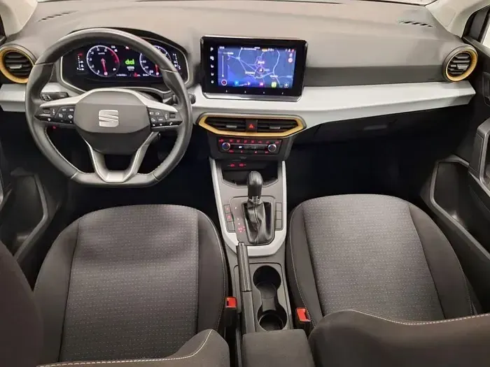 Usado Seat Arona Style 115 CV (84 kW) 2024 Rojo SUV
