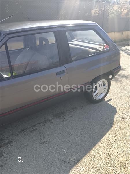 Usado Opel Corsa S 55 CV (40 kW) 1986 Gris / plata Berlina