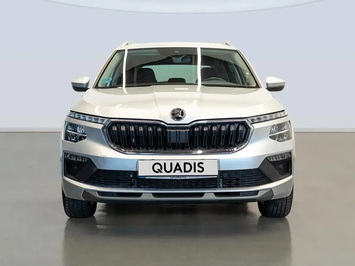 Usado Skoda Kamiq Selection 116 CV (85 kW) 2025 Gris plata SUV