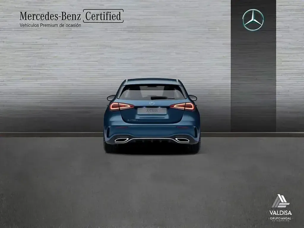 Usado Mercedes A200 AMG line 150 CV (110 kW) 2022 Azul denim Berlina