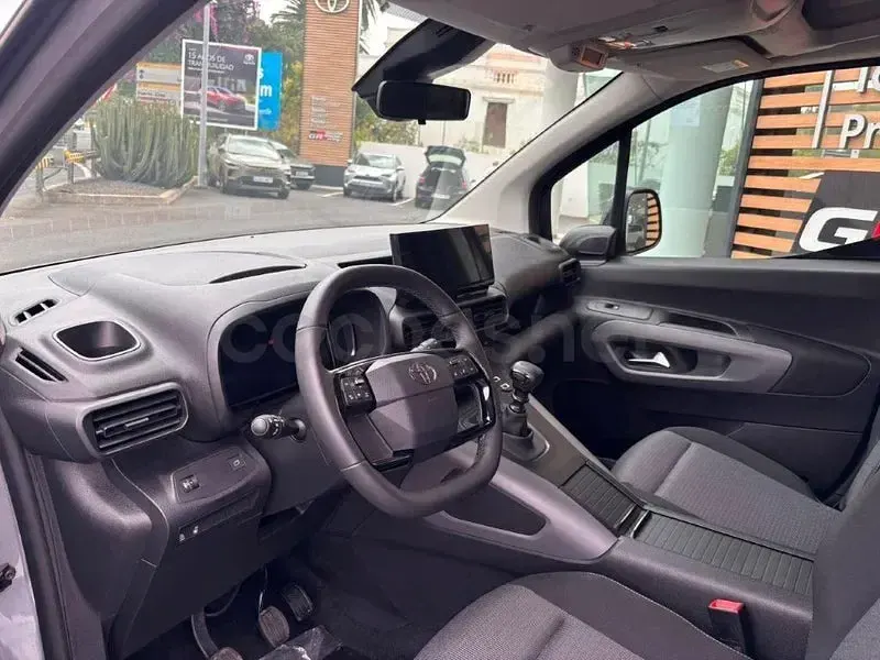 Nuevo Toyota Proace Verso Advance 131 CV (96 kW) 2025 Gris / plata Familiar
