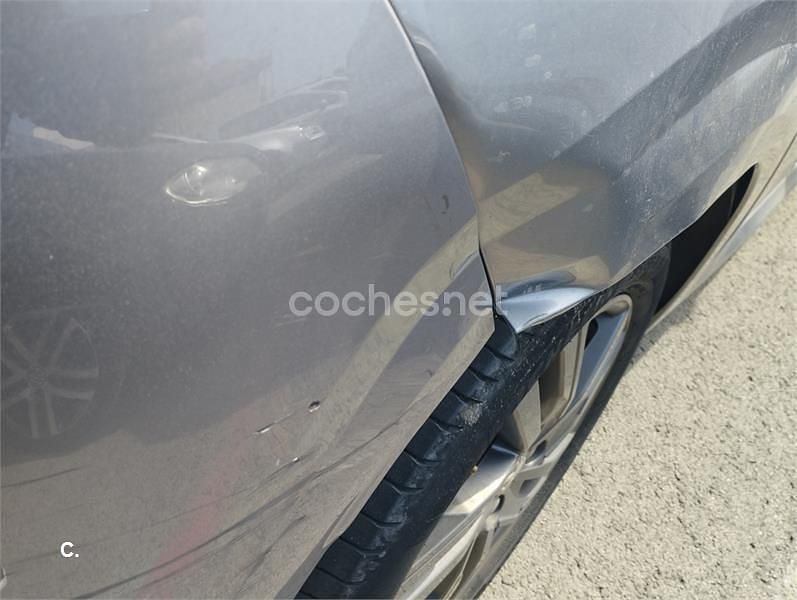 Usado Peugeot 208 Style 100 CV (73 kW) 2021 Gris / plata Utilitario