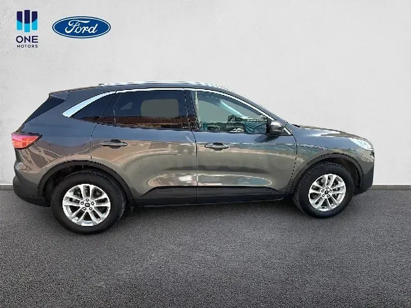Usado Ford Kuga Titanium 190 CV (139 kW) 2021 Gris / plata SUV