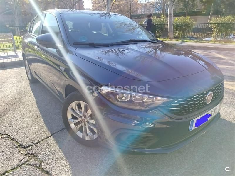 Usado Fiat Tipo Lounge 95 CV (69 kW) 2019 Azul Familiar