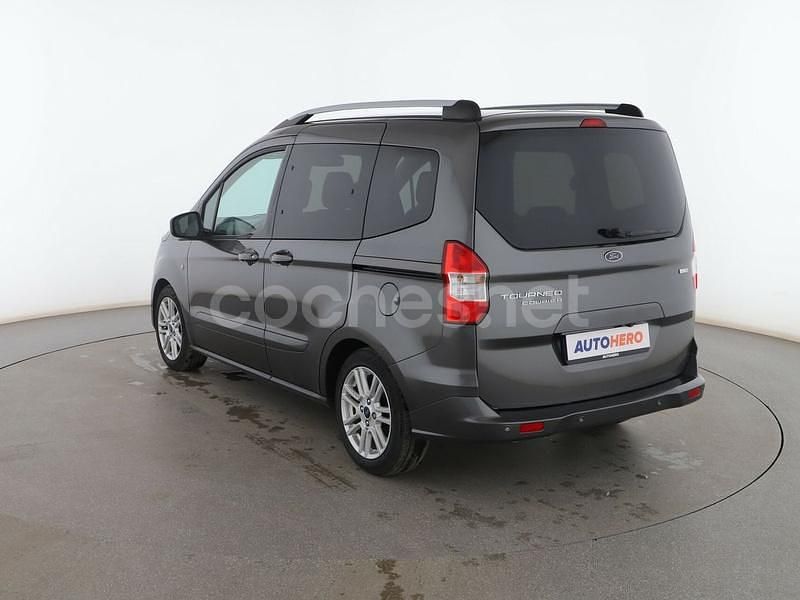Usado Ford Tourneo Courier Titanium 101 CV (74 kW) 2018 Gris Monovolumen