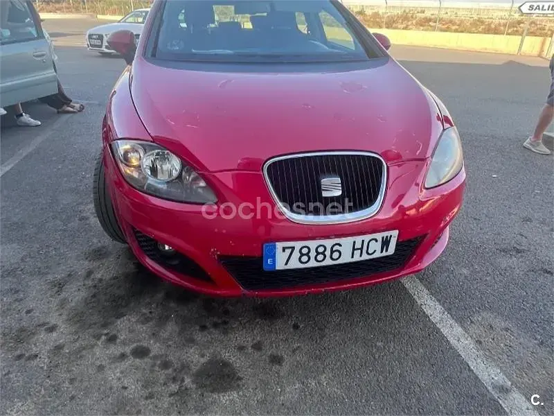 Usado Seat Leon Copa 105 CV (77 kW) 2011 Rojo Utilitario