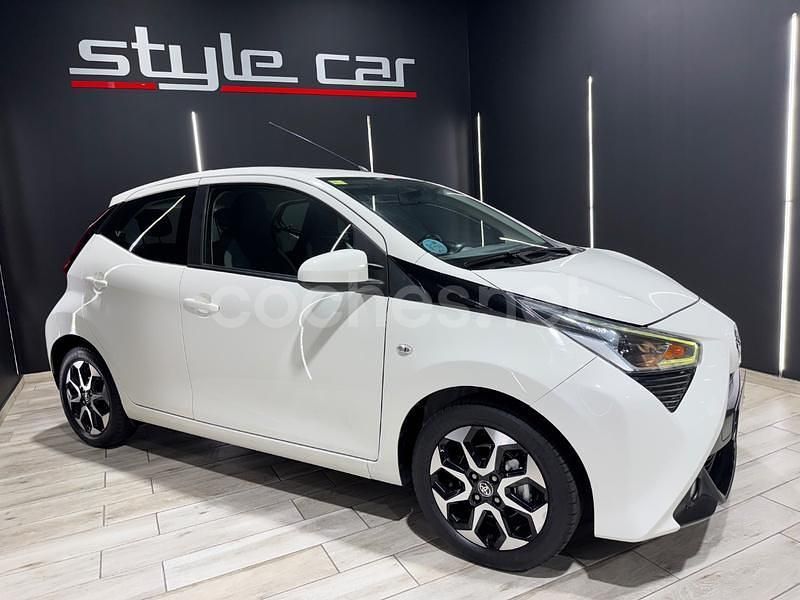 Blanco Usado 2019 Toyota Aygo X-play Utilitario | 10.950 € (Precio justo) - Imagen 1/4