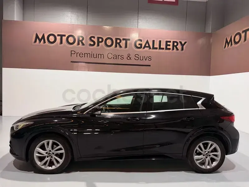 Usado Infiniti Q30 109 CV (80 kW) 2017 Negro Berlina