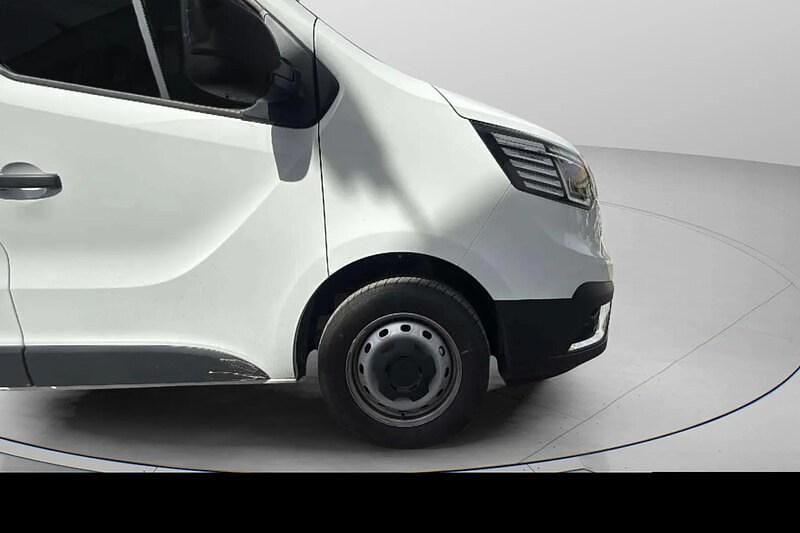 Usado Renault Trafic 130 CV (95 kW) 2025 Blanco Monovolumen
