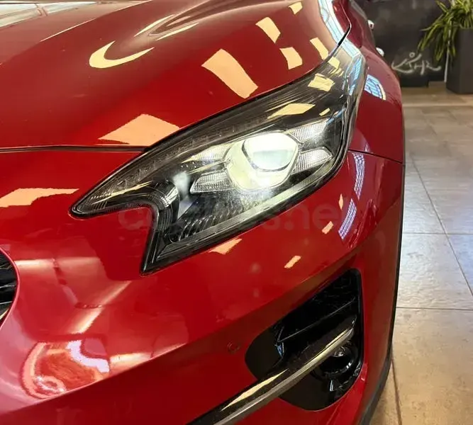 Usado Kia XCeed 136 CV (100 kW) 2021 Granate SUV