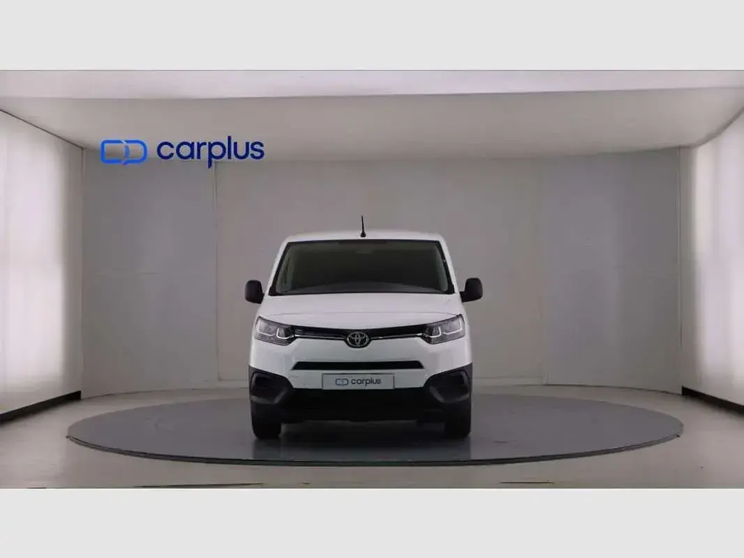 Usado Toyota Proace City City 102 CV (75 kW) 2022 Blanco Monovolumen