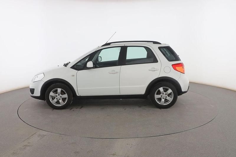 Usado Suzuki SX4 GLX 120 CV (88 kW) 2014 Blanco SUV