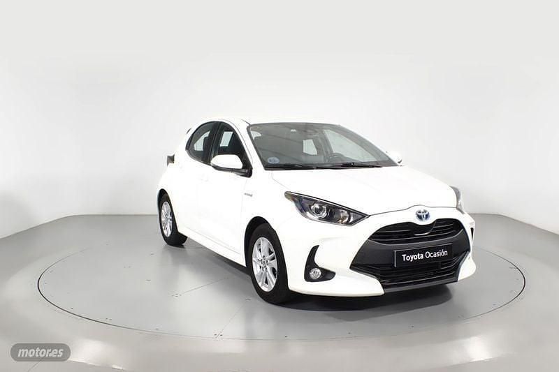 Usado Toyota Yaris Business Edition 116 CV (85 kW) 2021 Blanco Berlina