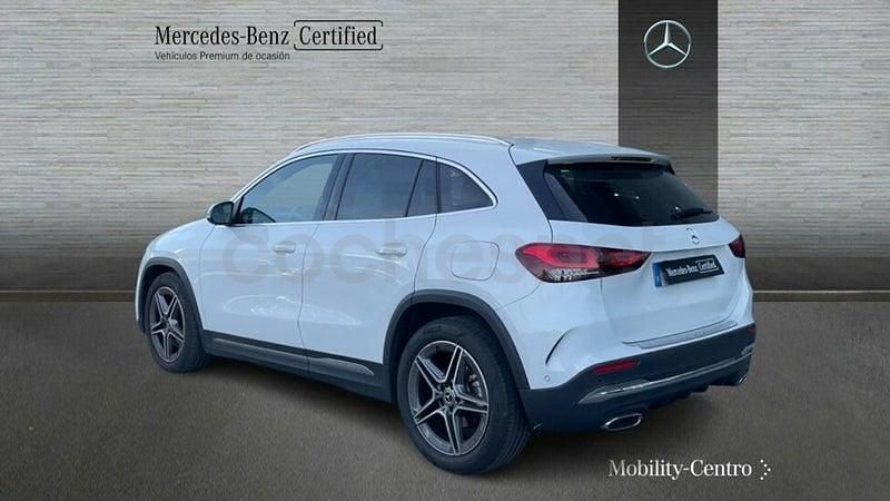 Usado Mercedes GLA200 AMG line 150 CV (110 kW) 2022 Digital white  metallic paint SUV