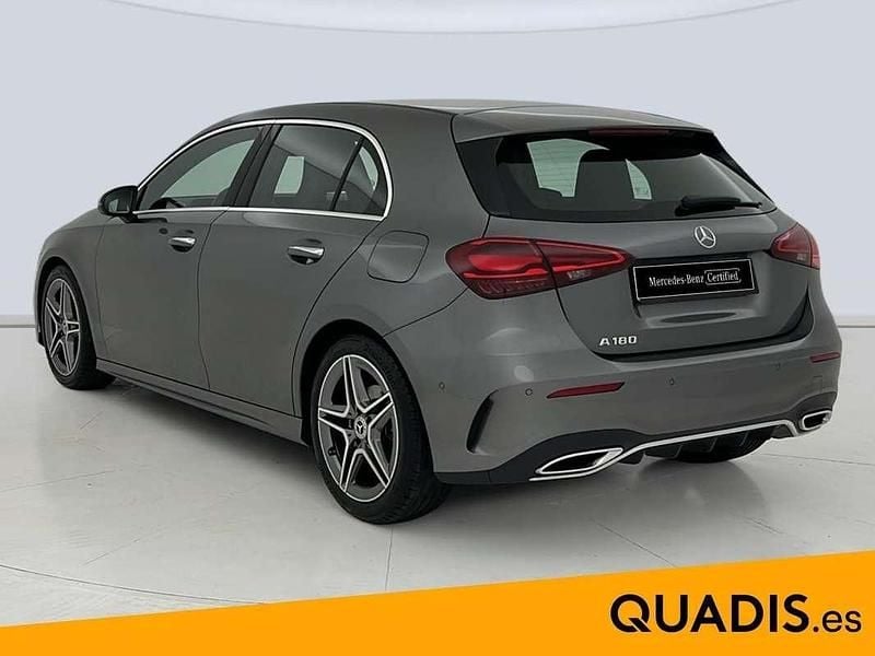 Usado Mercedes A180 Advanced 136 CV (100 kW) 2025 Gris Utilitario