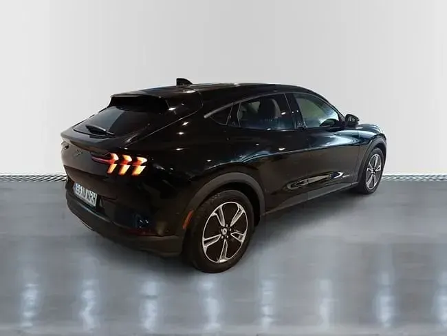 Usado Ford Mustang Mach-E 197 kW (268 CV) 2024 Negro shadow (especial) SUV