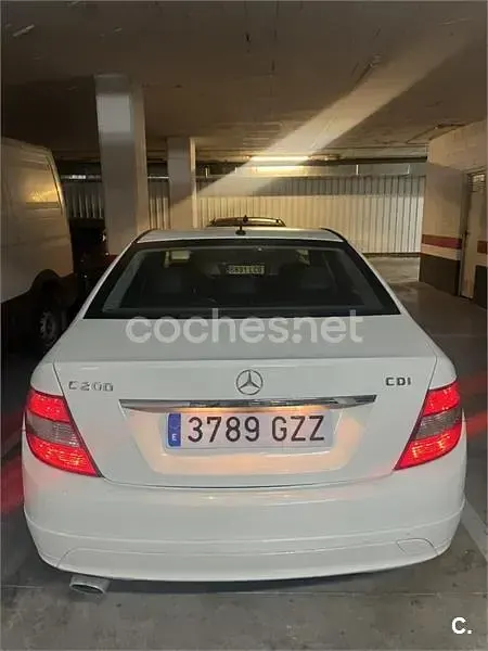 Usado Mercedes C200 Elegance 136 CV (100 kW) 2010 Blanco Berlina