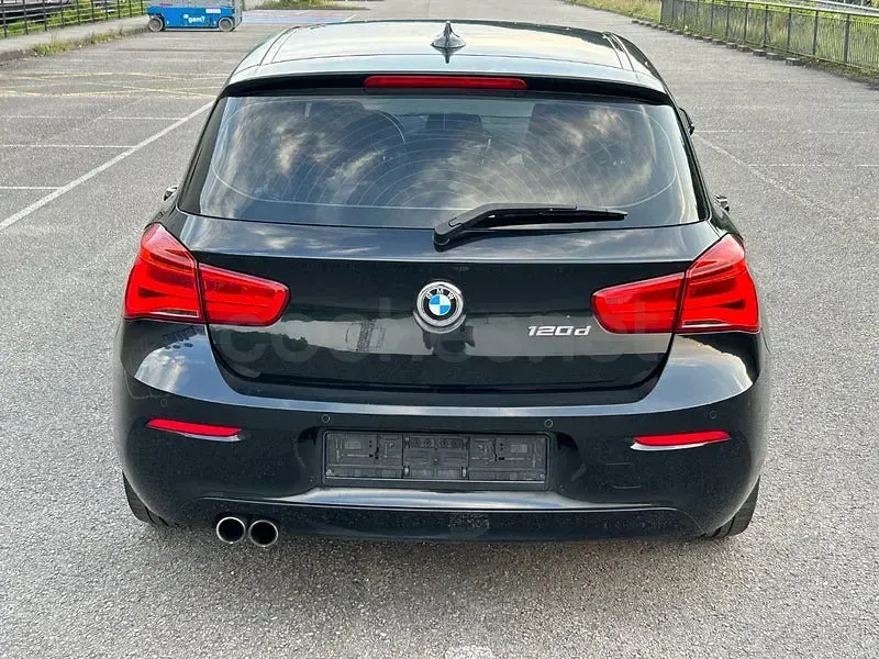 Usado BMW 120 190 CV (139 kW) 2016 Negro Utilitario