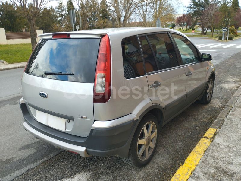 Gris / plata Usado 2008 Ford Fusion Berlina | 4500 € (Un poco caro) - Imagen 1/4