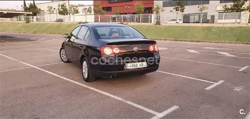Usado VW Passat Edition 110 CV (80 kW) 2011 Negro Berlina