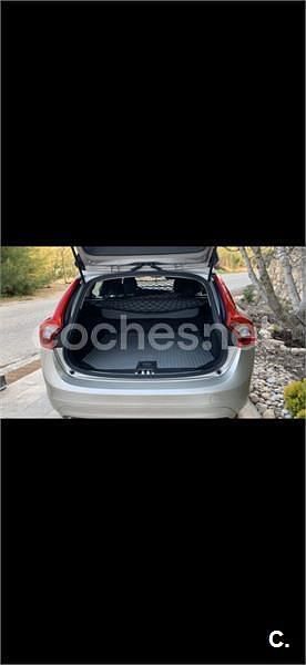 Usado Volvo V60 Momentum 136 CV (100 kW) 2016 Beige Familiar