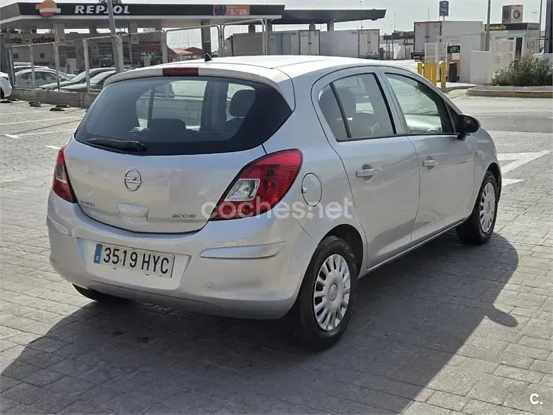 Usado Opel Corsa Selective 95 CV (69 kW) 2014 Gris / plata Utilitario