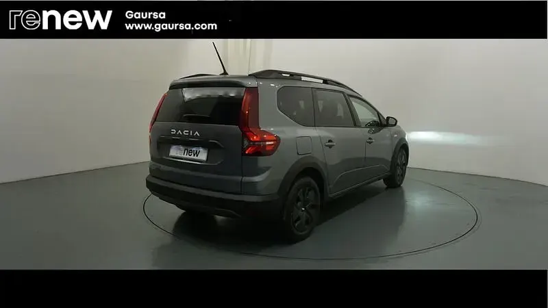 Usado Dacia Jogger Expression 140 CV (102 kW) 2025 Gris Monovolumen