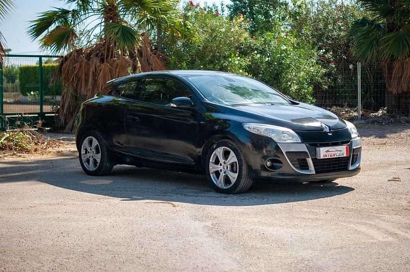 Negro Usado 2009 Renault Mégane Coupé Dynamique Coupe | 4900 € - Imagen 1/4