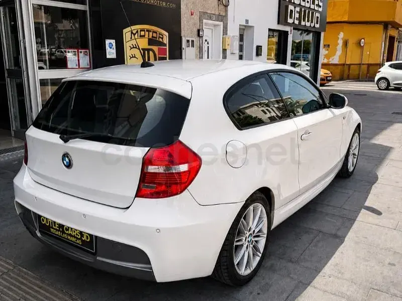 Usado BMW 116 Comfort Edition 115 CV (84 kW) 2011 Blanco Utilitario
