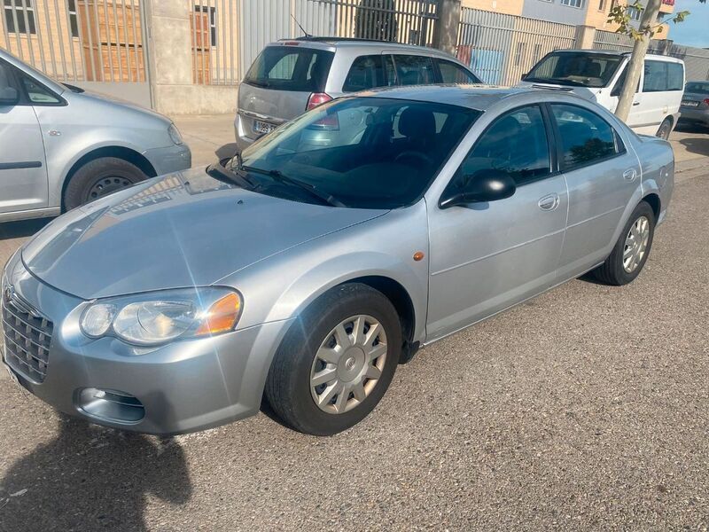 Gris / plata Usado 2005 Chrysler Sebring Berlina | 4490 € - Imagen 1/4