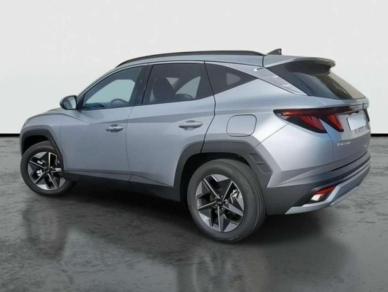 Plateado Usado 2025 Hyundai Tucson SUV | 31.790 € (Precio justo) - Imagen 1/3